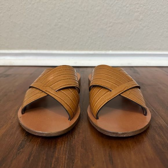 M. GEMI The Siena CrissCross Sandal Brown Croc Embossed - Picture 3 of 9